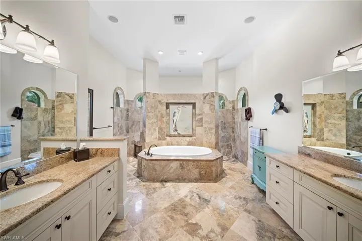 7717 Trent Ct, Naples, Florida 34113