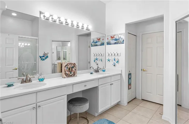 BRAND NEW QUARTZ counter top and sinks!