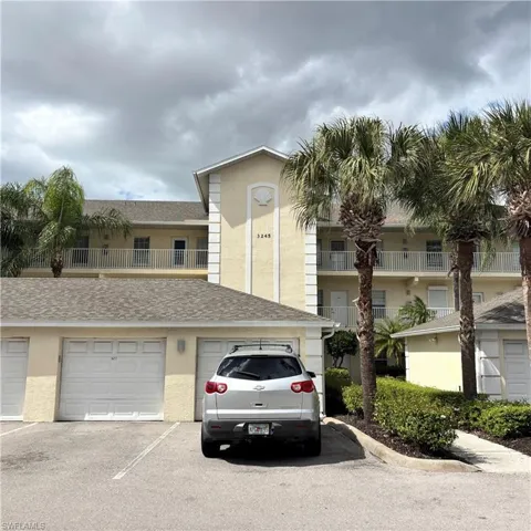3245  Cypress Glen  WAY, Naples, FL 34109