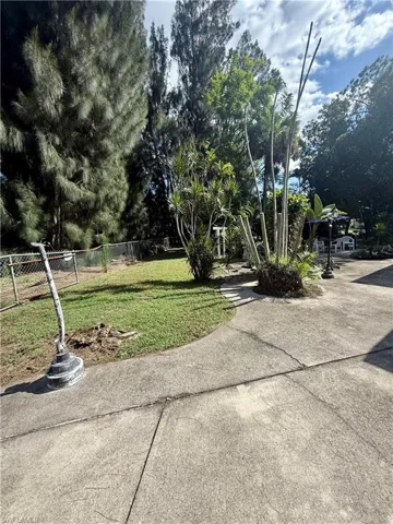 8180 Breeze Dr, North Fort Myers, Florida 33917