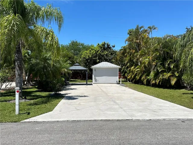 5780  Maplewood  CT, Fort Myers, FL 33905