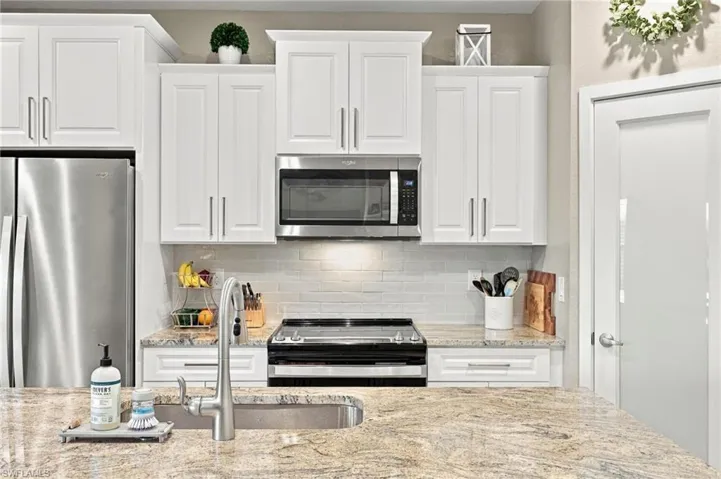 2323 Nw 43rd Ave, Cape Coral, Florida 33993