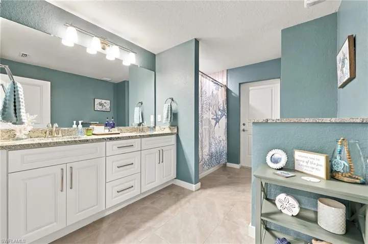 2323 Nw 43rd Ave, Cape Coral, Florida 33993