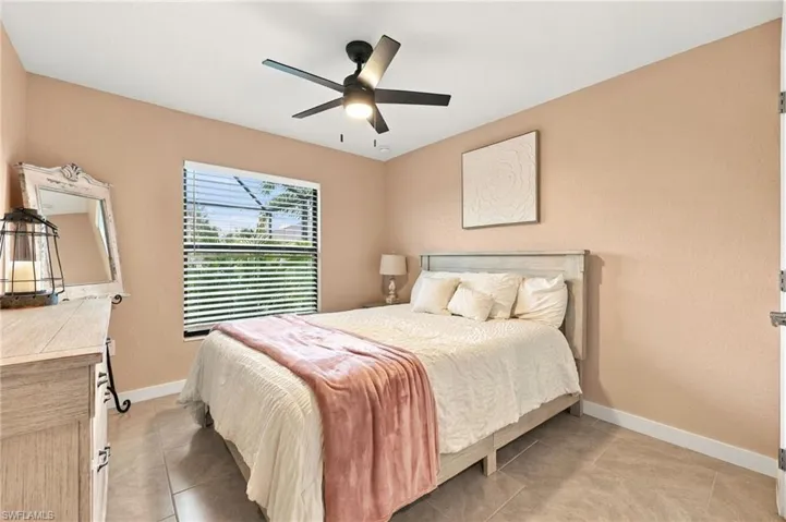 2323 Nw 43rd Ave, Cape Coral, Florida 33993