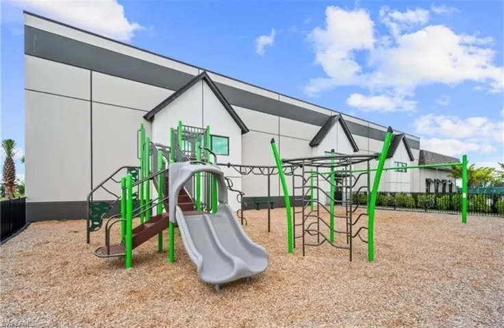 20024 Hartford Blvd, Estero, Florida 33928