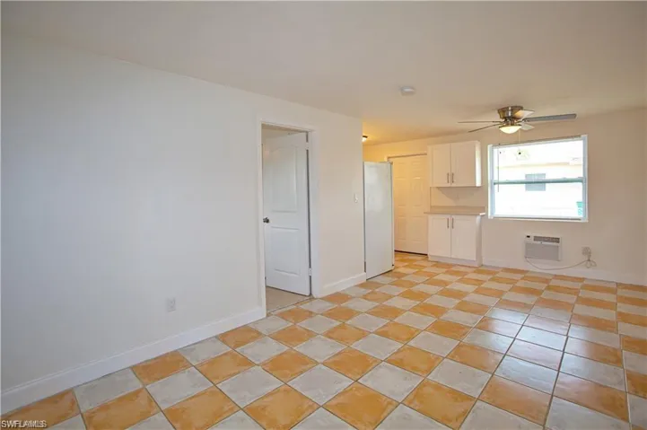 4602  Gulfstream  DR, Naples, FL 34112