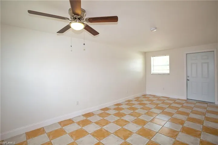 4602  Gulfstream  DR, Naples, FL 34112