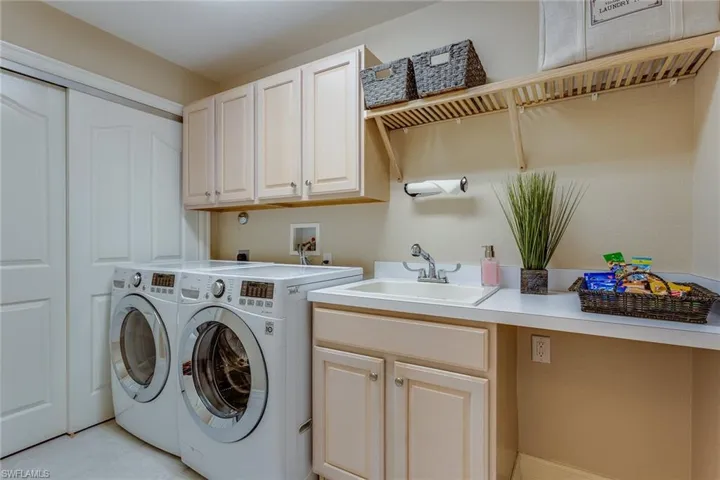 8177 Saratoga Dr 1002, Naples, Florida 34113