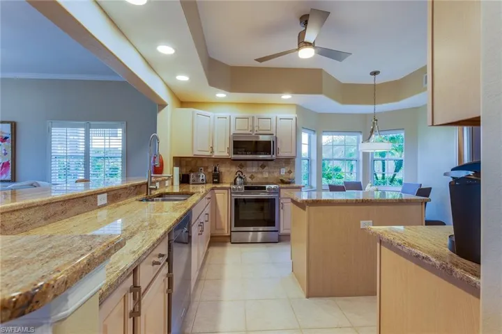 8177 Saratoga Dr 1002, Naples, Florida 34113