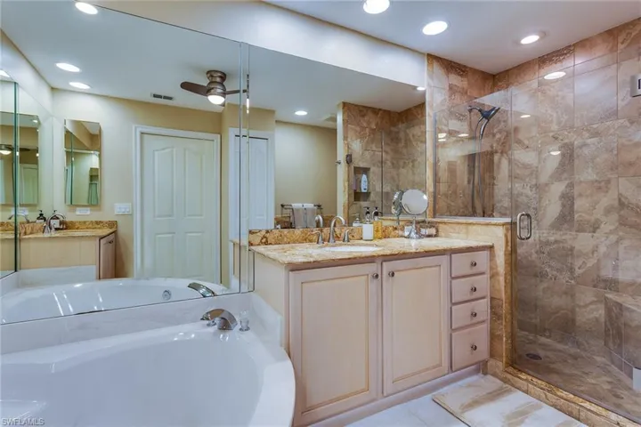 8177 Saratoga Dr 1002, Naples, Florida 34113