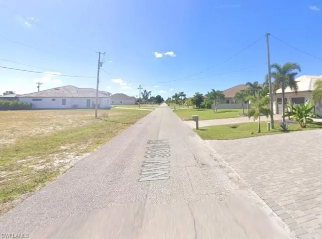 813 38th Pl, Cape Coral, Florida 33993