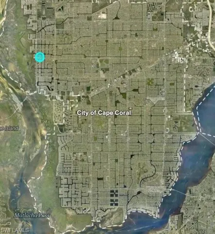 813 38th Pl, Cape Coral, Florida 33993