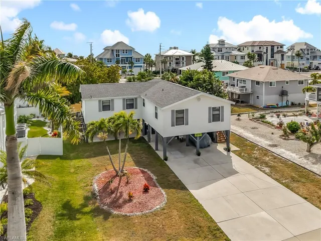 8010 Buccaneer Dr, Fort Myers Beach, Florida 33931