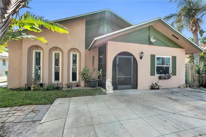 this home is perfect for year round or seasonal living