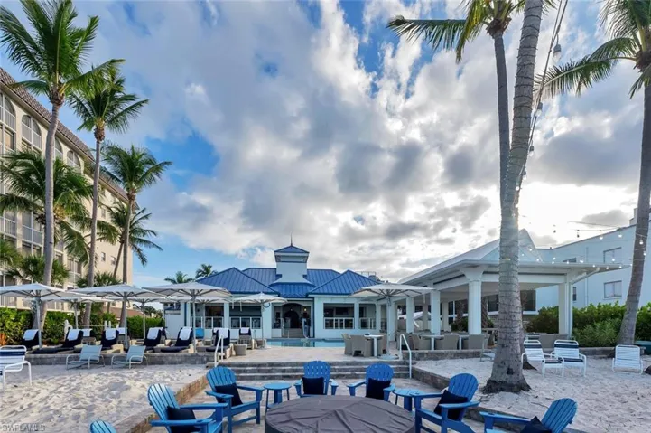 The Floridian Club pool deck and outdoor eating areas