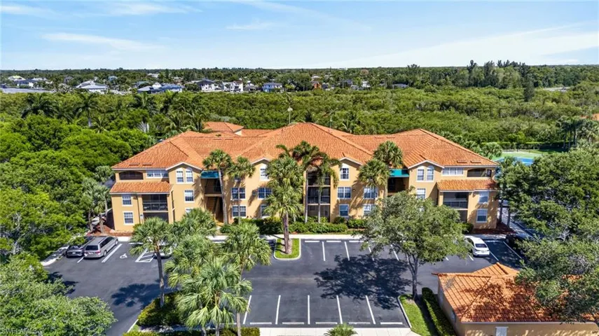 8659 River Homes Ln 1106, Bonita Springs, Florida 34135