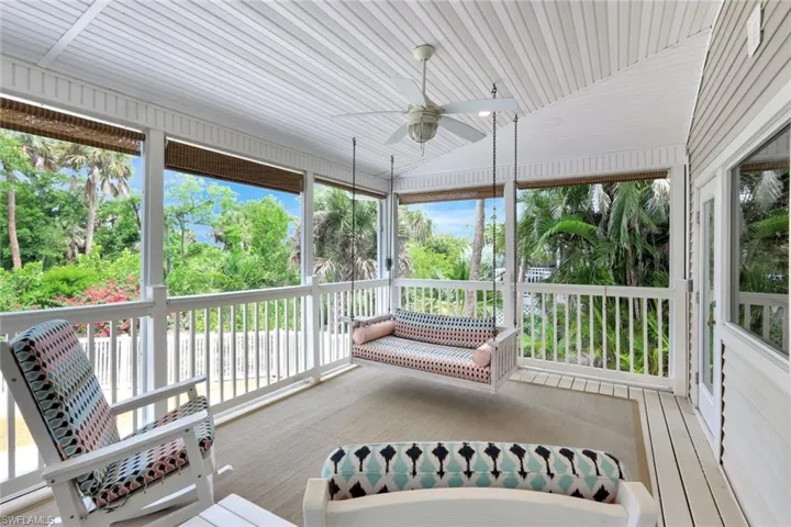 Deck featuring a ceiling fan