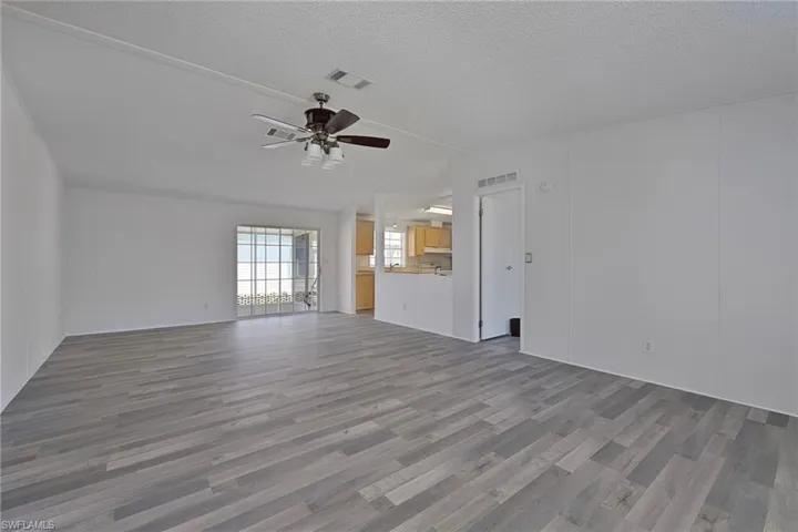 276  Grosbeak  LN, Naples, FL 34114