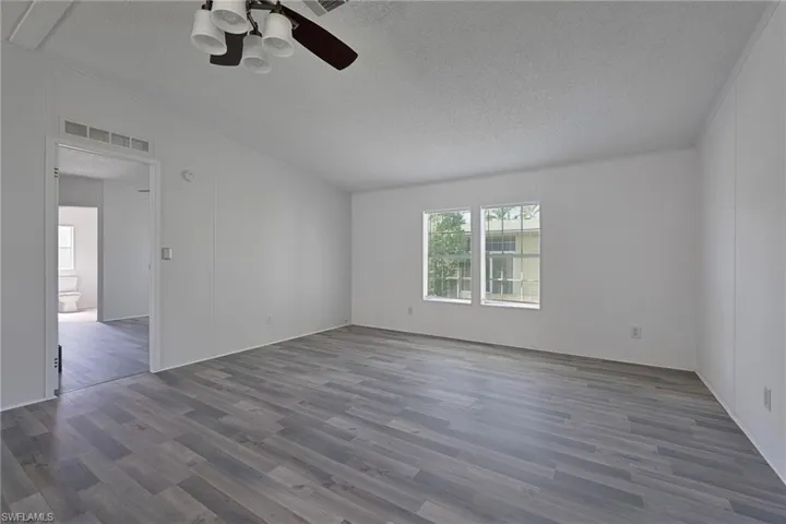 276  Grosbeak  LN, Naples, FL 34114