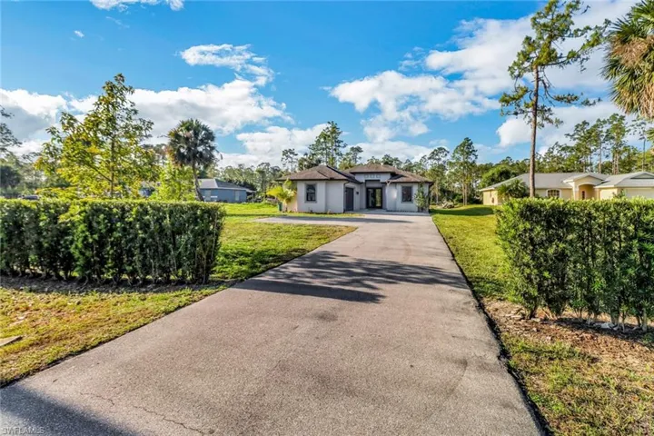 3770  10th NE AVE, Naples, FL 34120