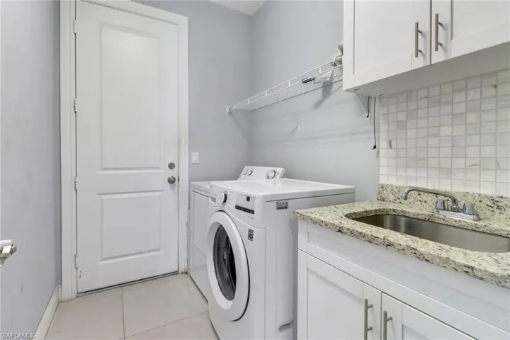 3770  10th NE AVE, Naples, FL 34120