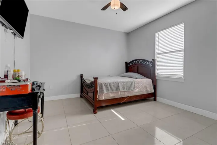 3770  10th NE AVE, Naples, FL 34120
