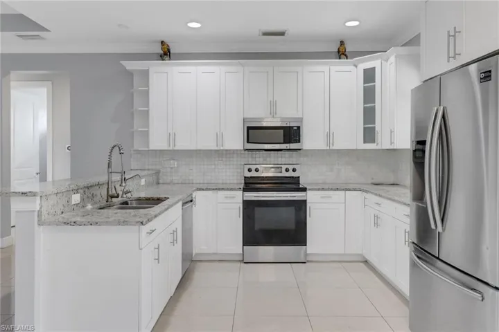 3770  10th NE AVE, Naples, FL 34120