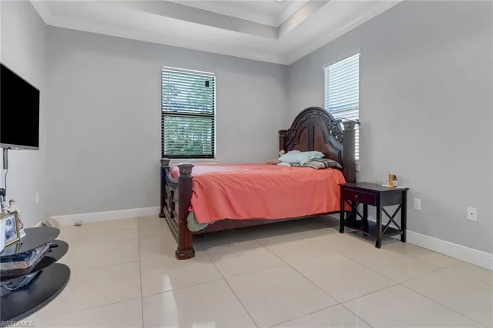 3770  10th NE AVE, Naples, FL 34120