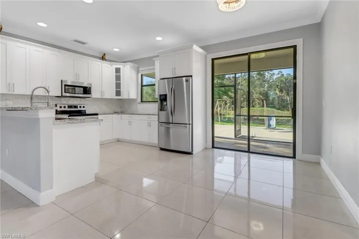 3770  10th NE AVE, Naples, FL 34120