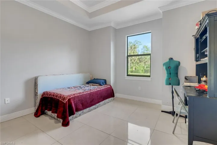 3770  10th NE AVE, Naples, FL 34120