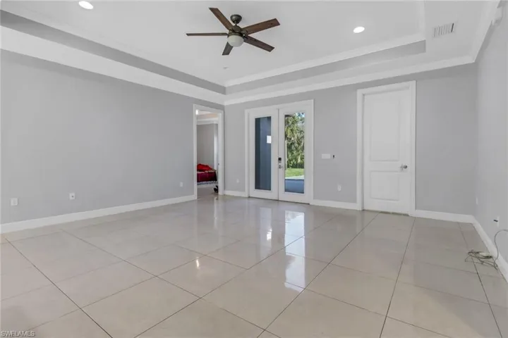 3770  10th NE AVE, Naples, FL 34120