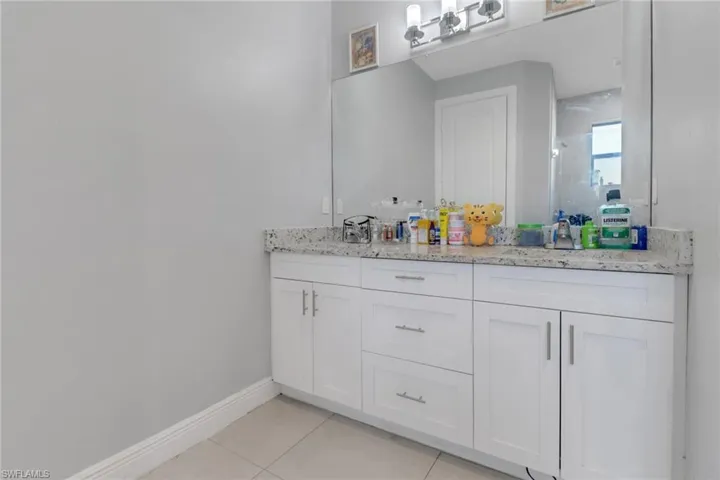 3770  10th NE AVE, Naples, FL 34120