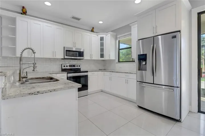 3770  10th NE AVE, Naples, FL 34120