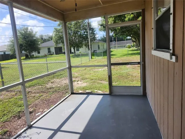 112 Se 12th Ter, Cape Coral, Florida 33990