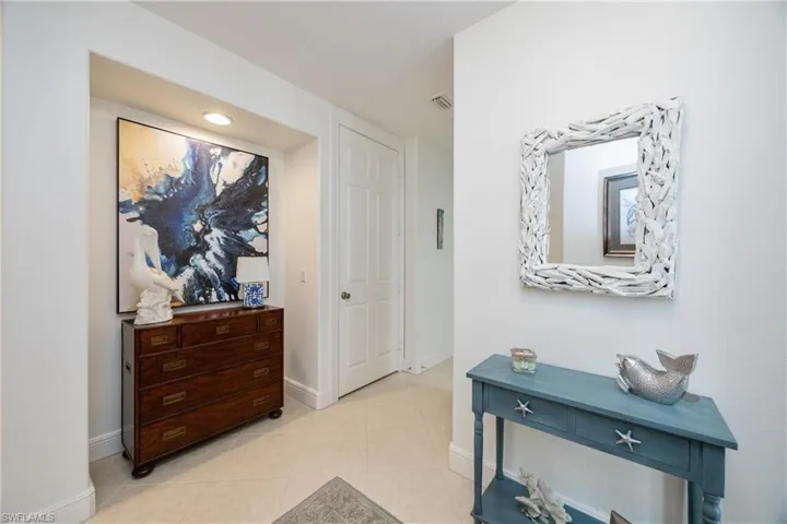 802  Regency Reserve  CIR, Naples, FL 34119