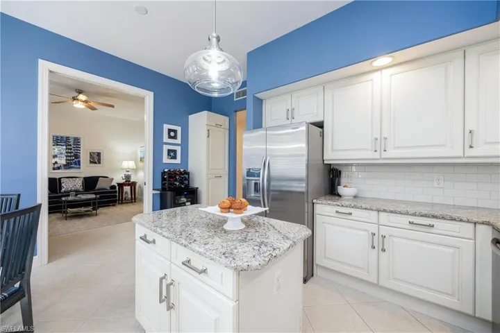 802  Regency Reserve  CIR, Naples, FL 34119