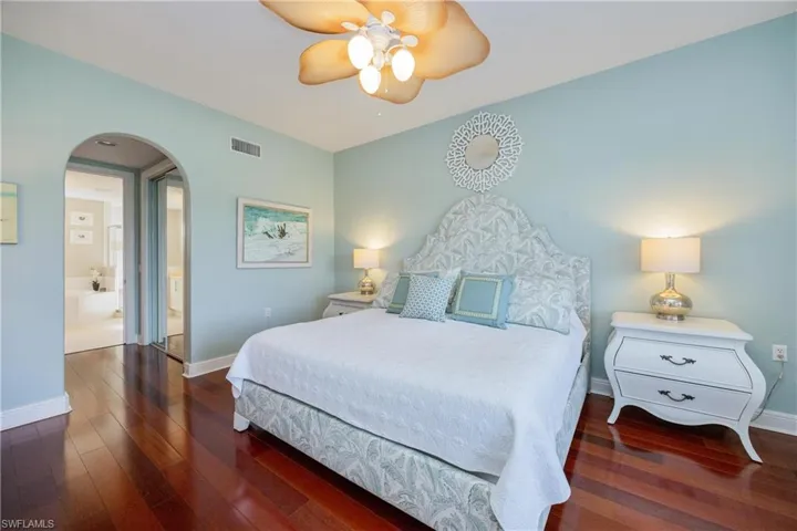 802  Regency Reserve  CIR, Naples, FL 34119