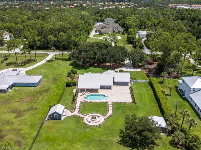 4660  7th NW AVE, Naples, FL 34119