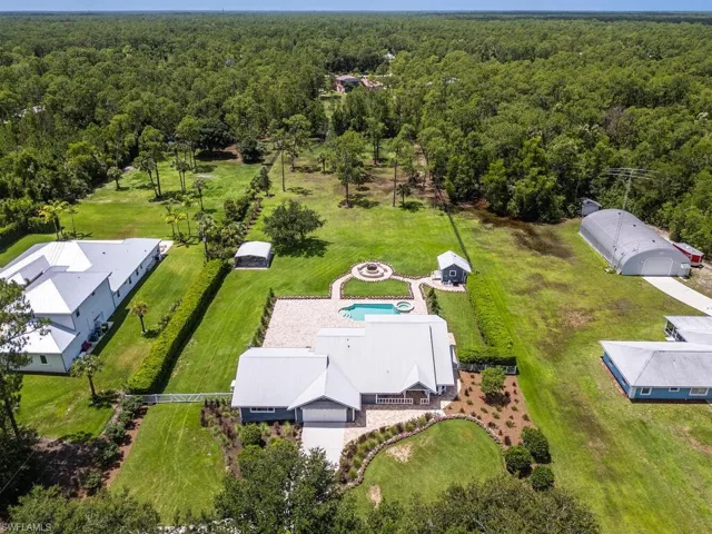 4660  7th NW AVE, Naples, FL 34119