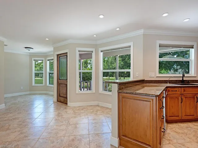 4660  7th NW AVE, Naples, FL 34119