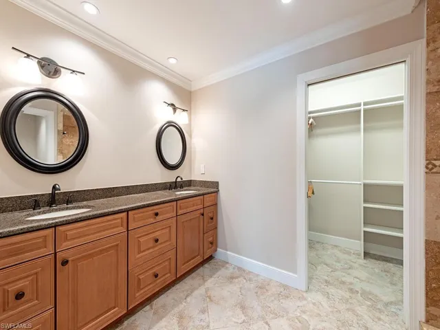 4660  7th NW AVE, Naples, FL 34119