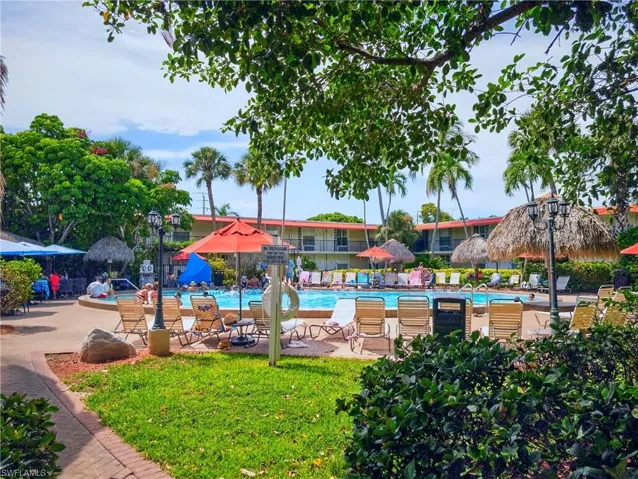 2555 9th St N 204, Naples, Florida 34103