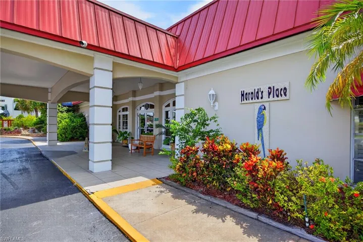 2555 9th St N 204, Naples, Florida 34103