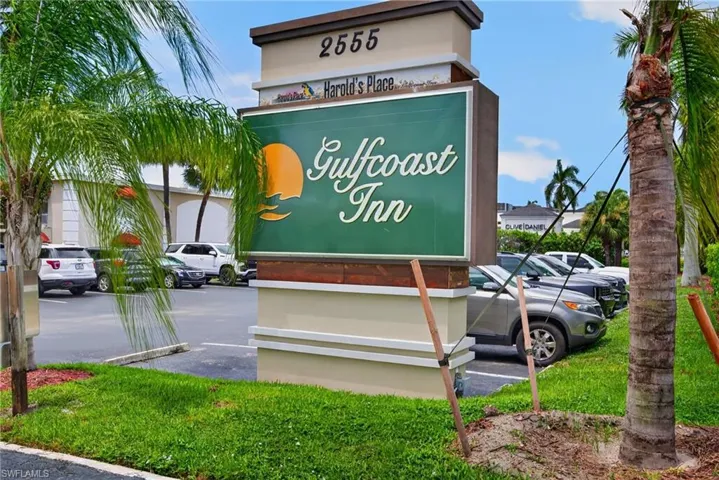 2555 9th St N 204, Naples, Florida 34103