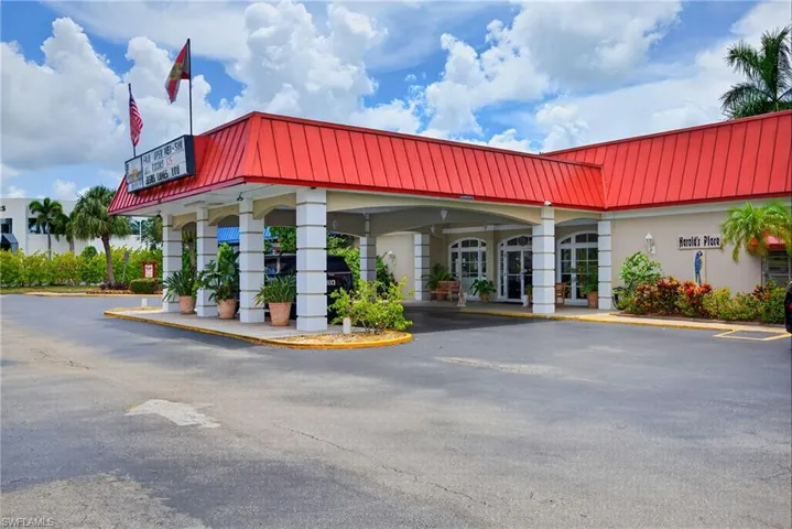 2555 9th St N 204, Naples, Florida 34103