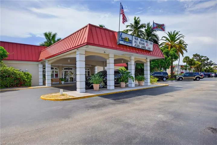 2555 9th St N 204, Naples, Florida 34103
