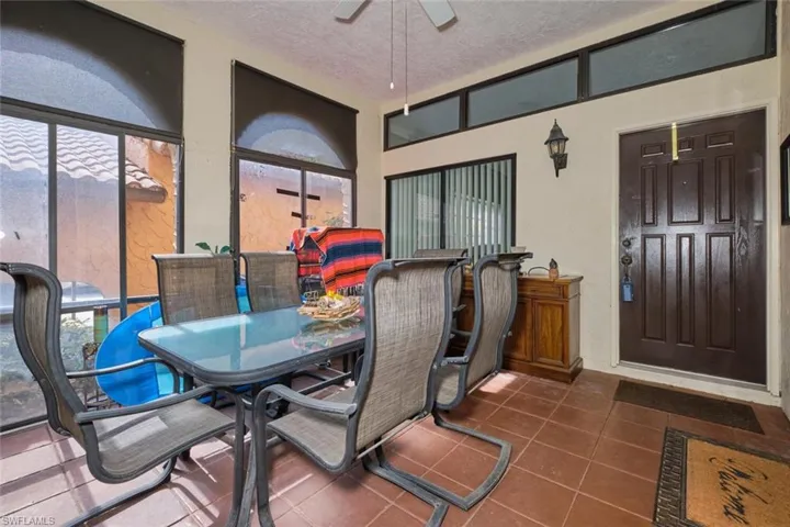 HUGE LANAI CORNER BREEZE!