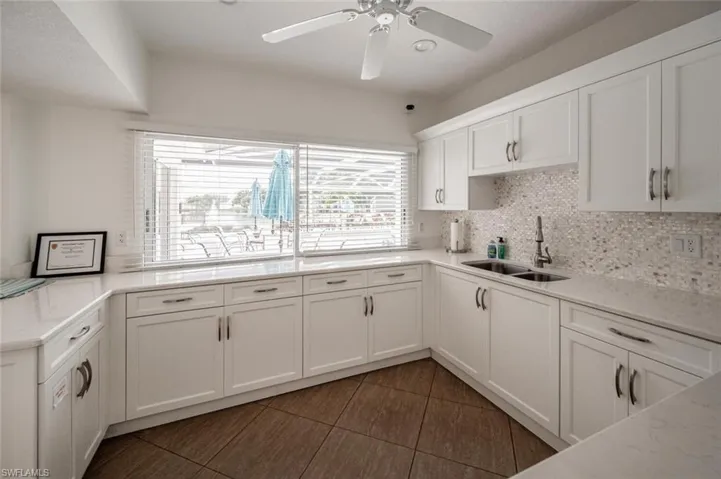 2420  Old Groves  RD, Naples, FL 34109