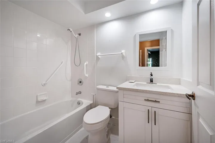 2420  Old Groves  RD, Naples, FL 34109