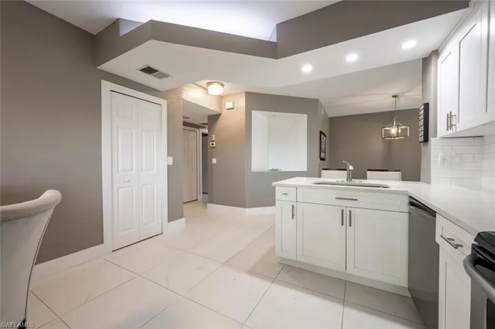 2420  Old Groves  RD, Naples, FL 34109